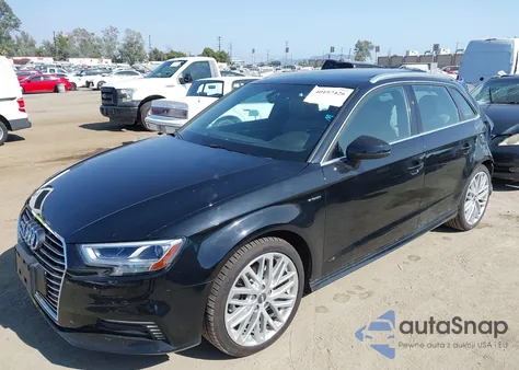 2018 Audi A3 E-Tron 1.4T Premium/1.4T Tech Premium z USA, uszkodzony, nr VIN WAUTPBFF8JA056146